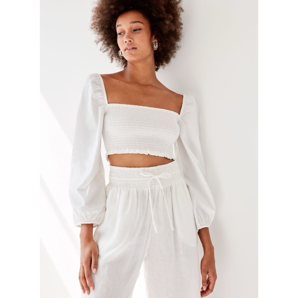 Aritzia Wilfred Inaya Smocked Blouse